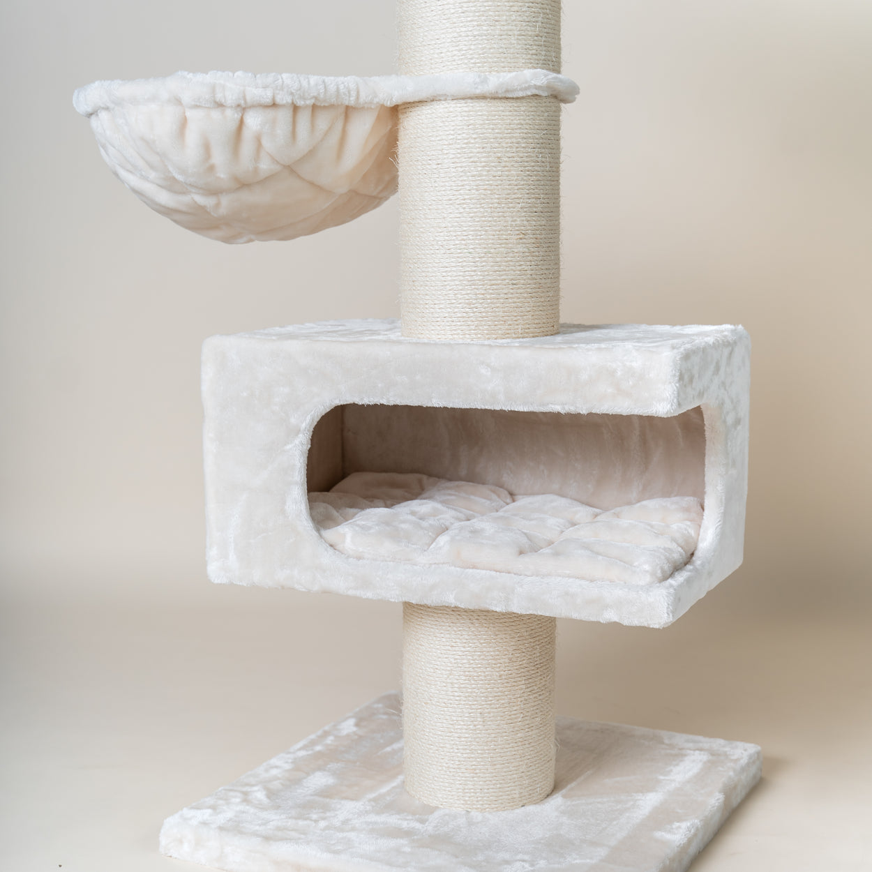 Royalty Retreat (Crème)