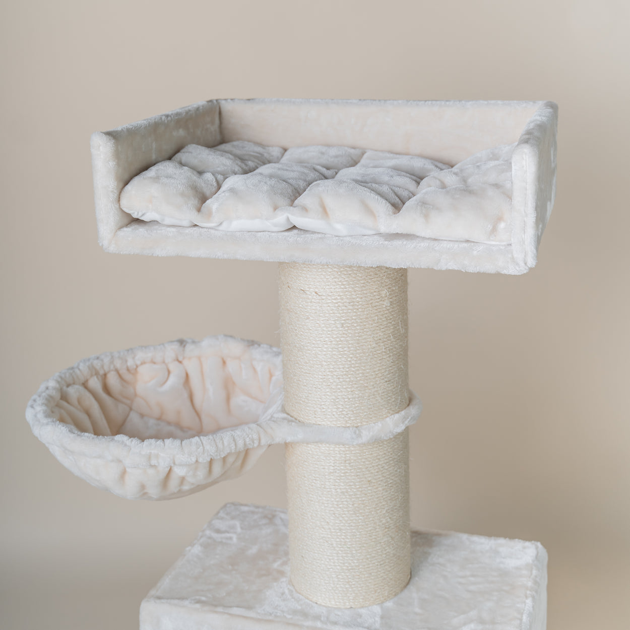 Royalty Retreat (Crème)