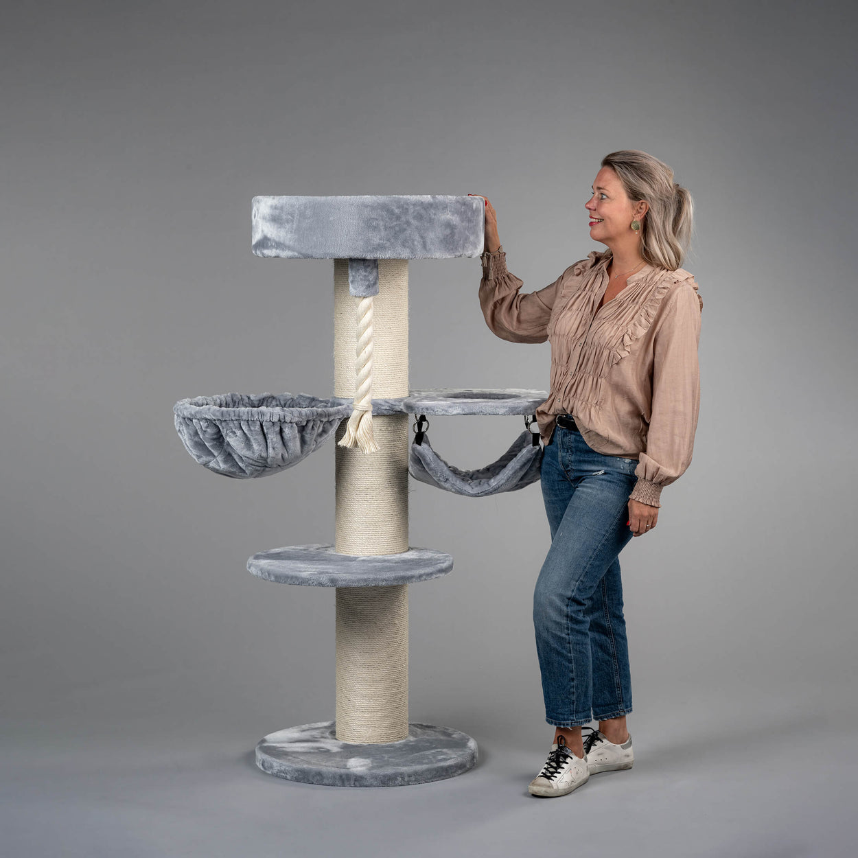 Krabpaal Maine Coon Sleeper Crown Plus (Lichtgrijs)